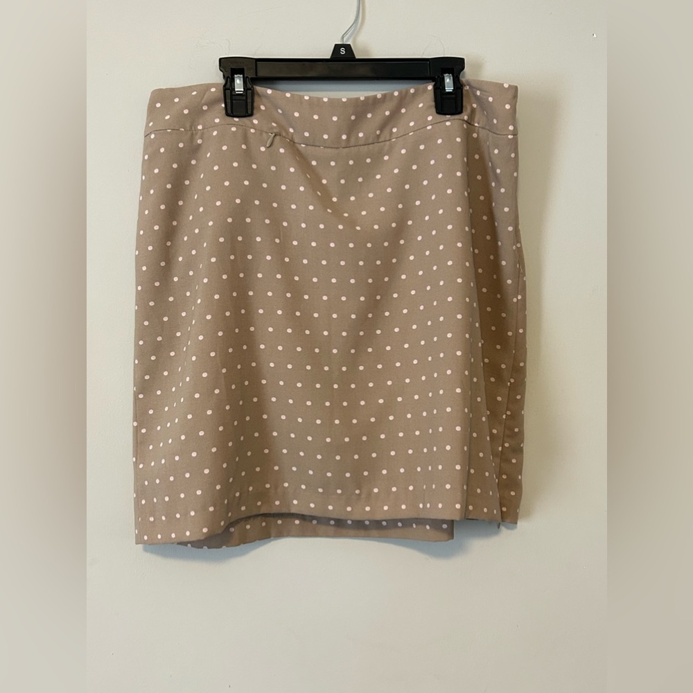 Tehama Size 6 Polka Dot Skort Zip